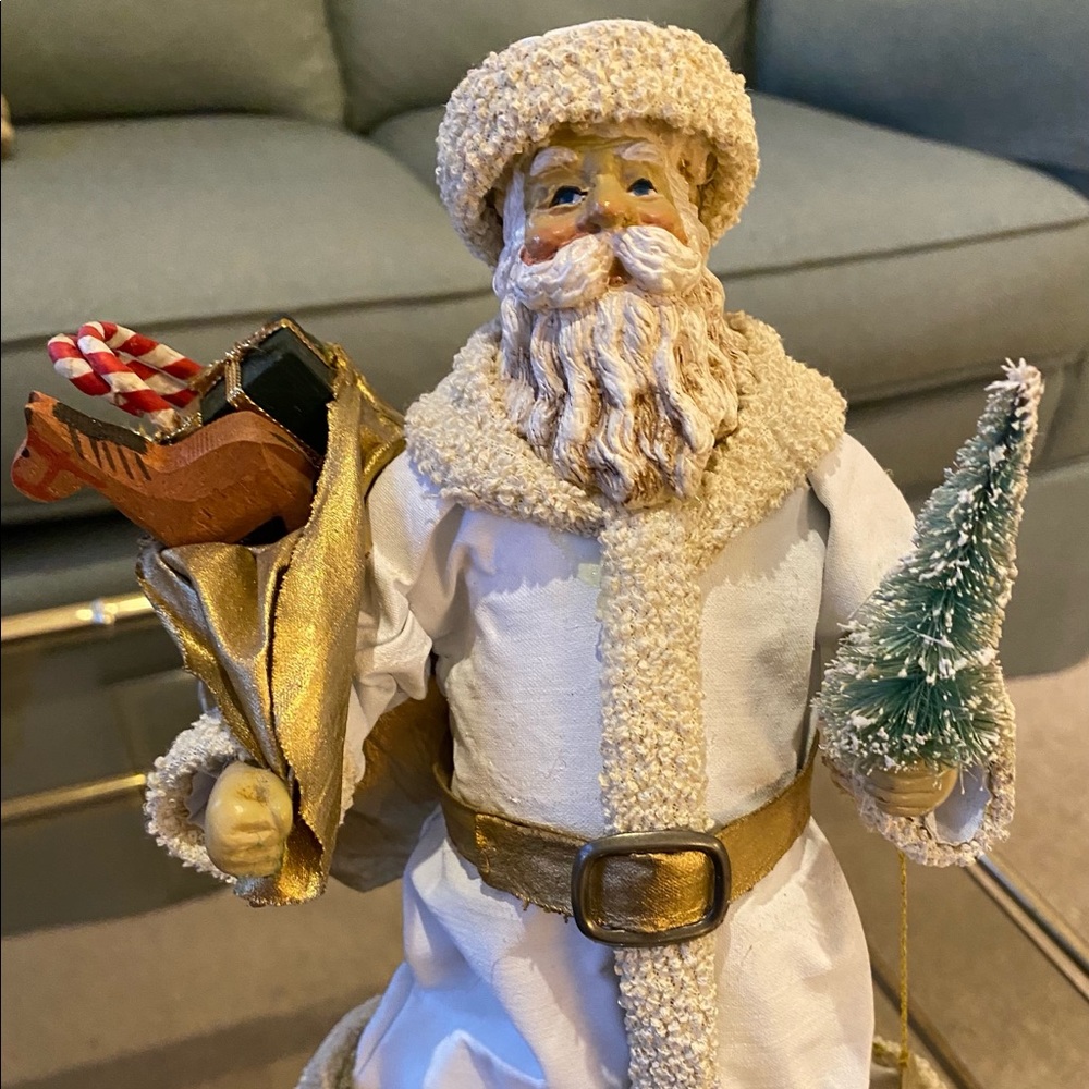 Possible Dreams Clothtique “Santa With White Coat”